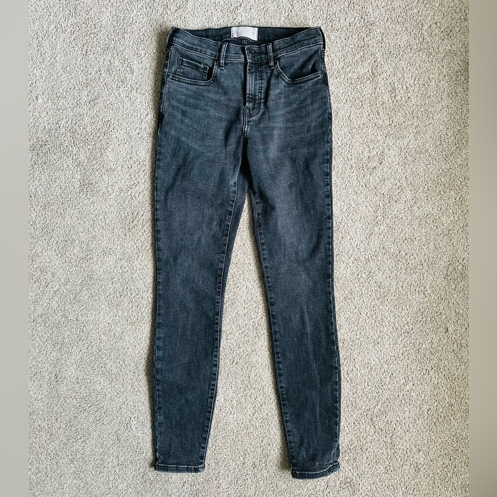 Everlane Women's Mid Rise Skinny Jean in Black